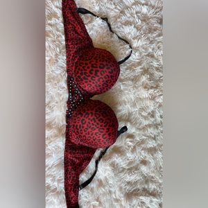 Brand new without tags juicy couture bra - too big since I lost weight